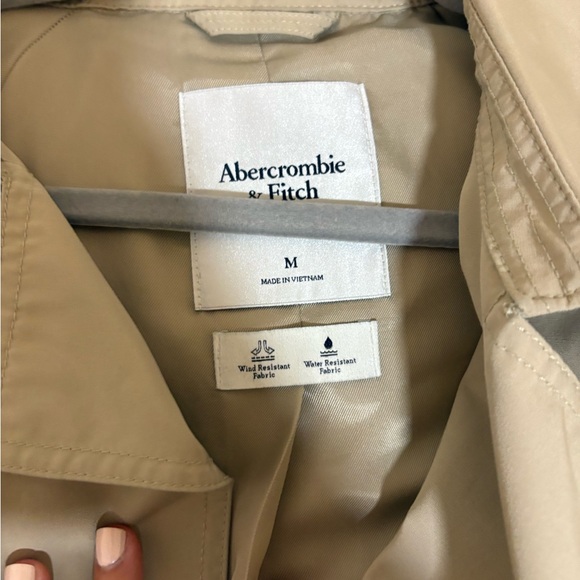 Abercrombie & Fitch Women's Beige Trench Coat - Picture 3 of 6